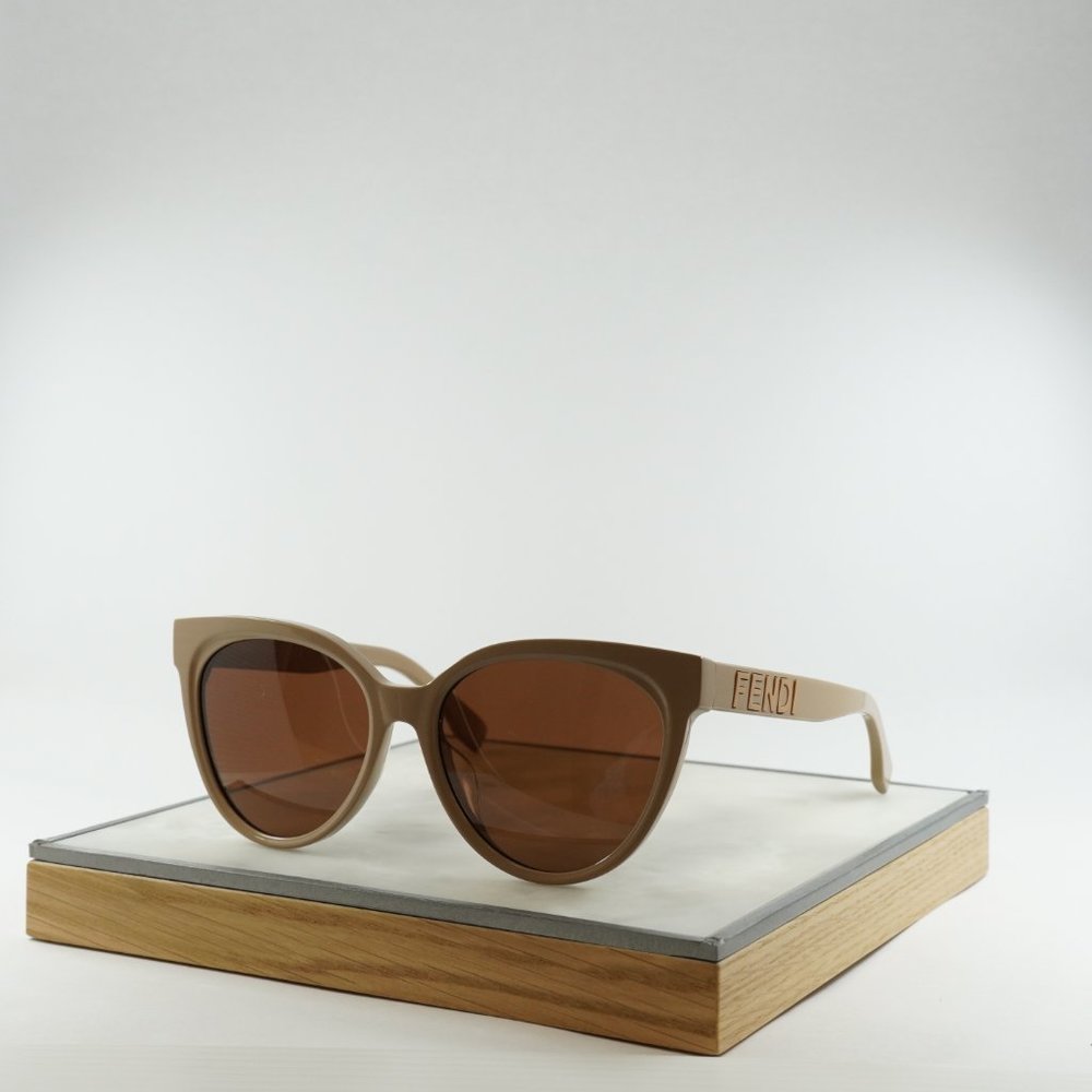 💯 FENDI FE40008U 57J BROWN BEIGE SUNGLASSES , worn ones , like new - Picture 6 of 14